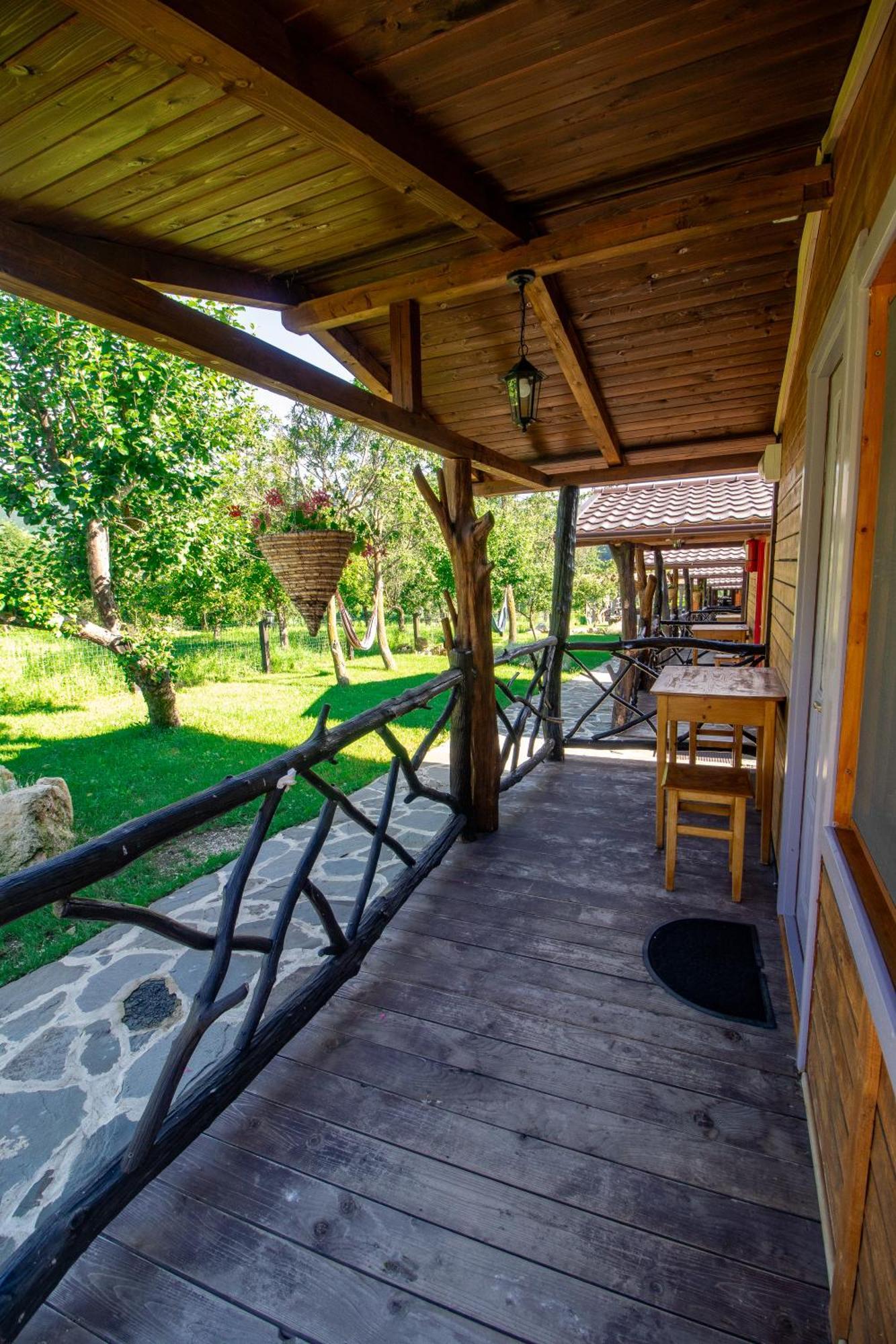 Pensiunea 8 Odăi Poiana Aiudului Exterior foto