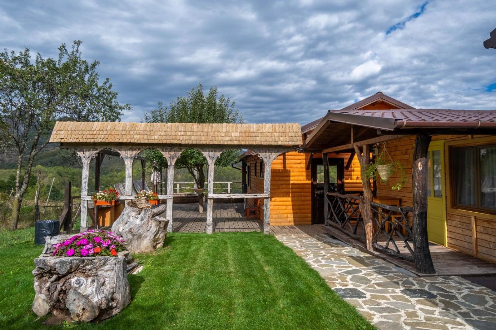 Pensiunea 8 Odăi Poiana Aiudului Exterior foto
